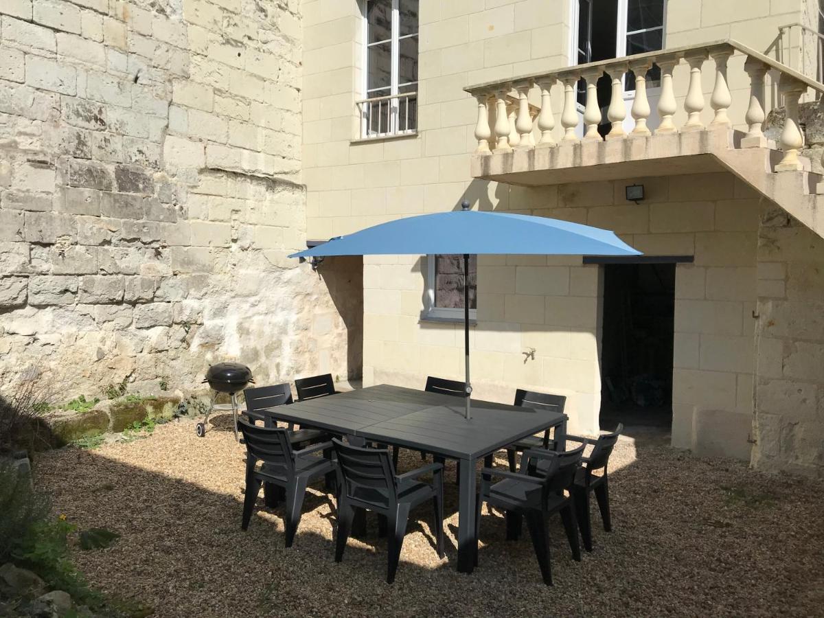 Jolie Maison Tuffeau Centre De Saumur Avec Local Velos Exterior foto