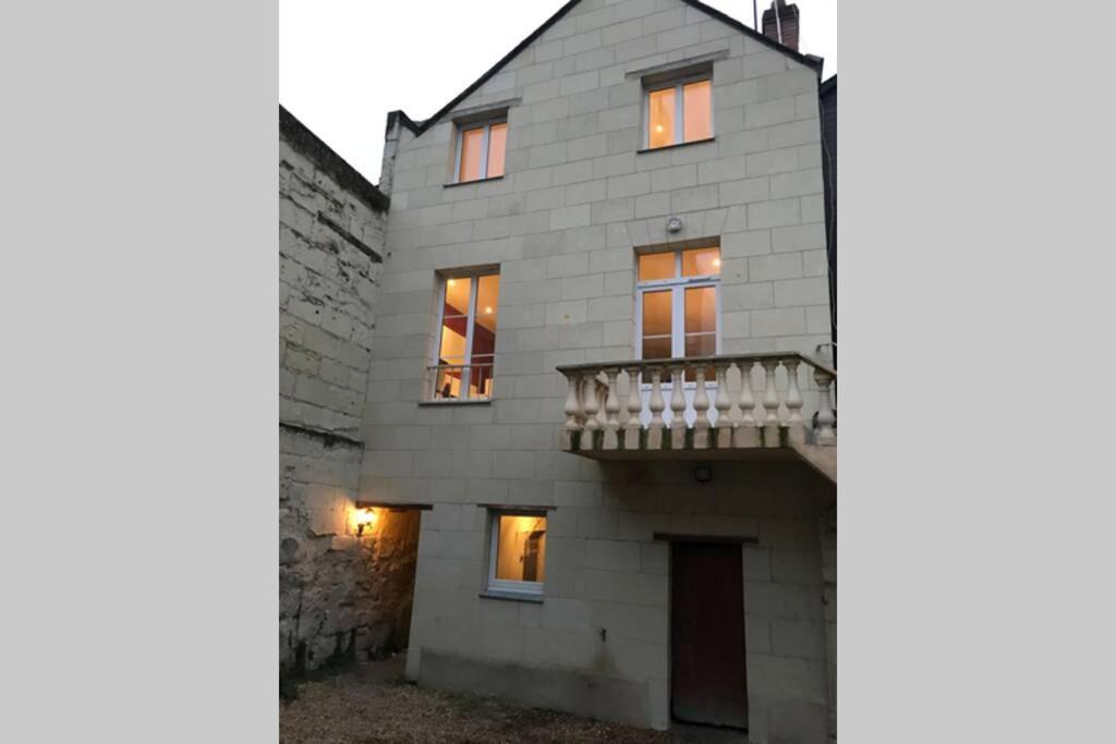 Jolie Maison Tuffeau Centre De Saumur Avec Local Velos Exterior foto