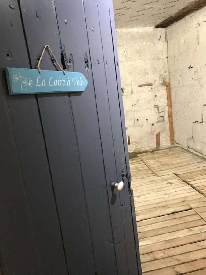 Jolie Maison Tuffeau Centre De Saumur Avec Local Velos Exterior foto
